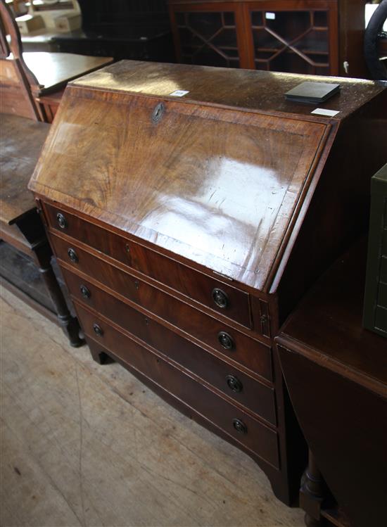 Regency mahogany bureau(-)